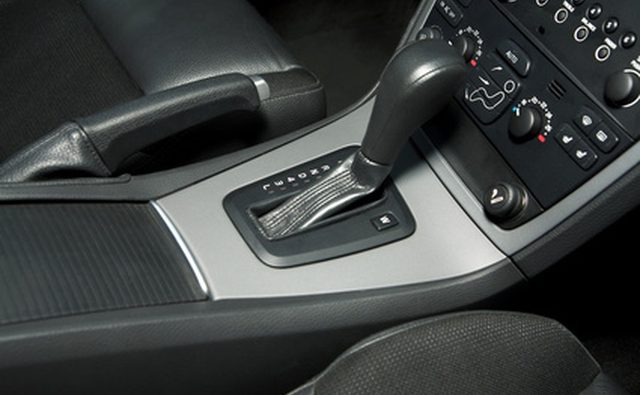 Honda Accord LX-P стандартно поставляется с 5-ступенчатой ​​автоматической