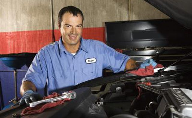 Если вы залили бензин в свой дизельный двигатель, пусть механик оценит повреждения и очистит топливная система.