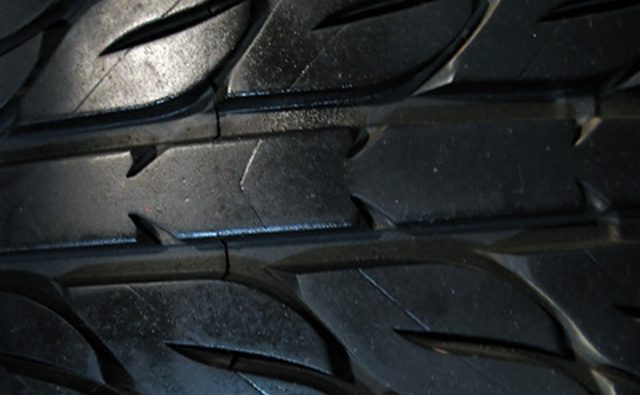 Протектор шины обеспечивает сцепление с вашей шиной.