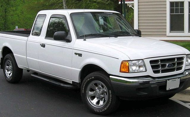 Компактный пикап Ford Ranger 2003 года